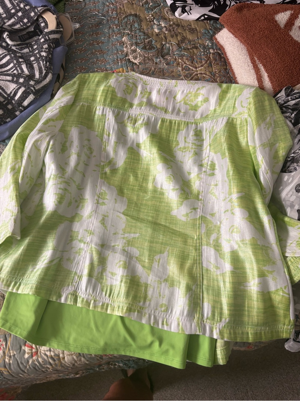 Ruby Rd. Green and White Floral Button-Front Top - Picture 3 of 5